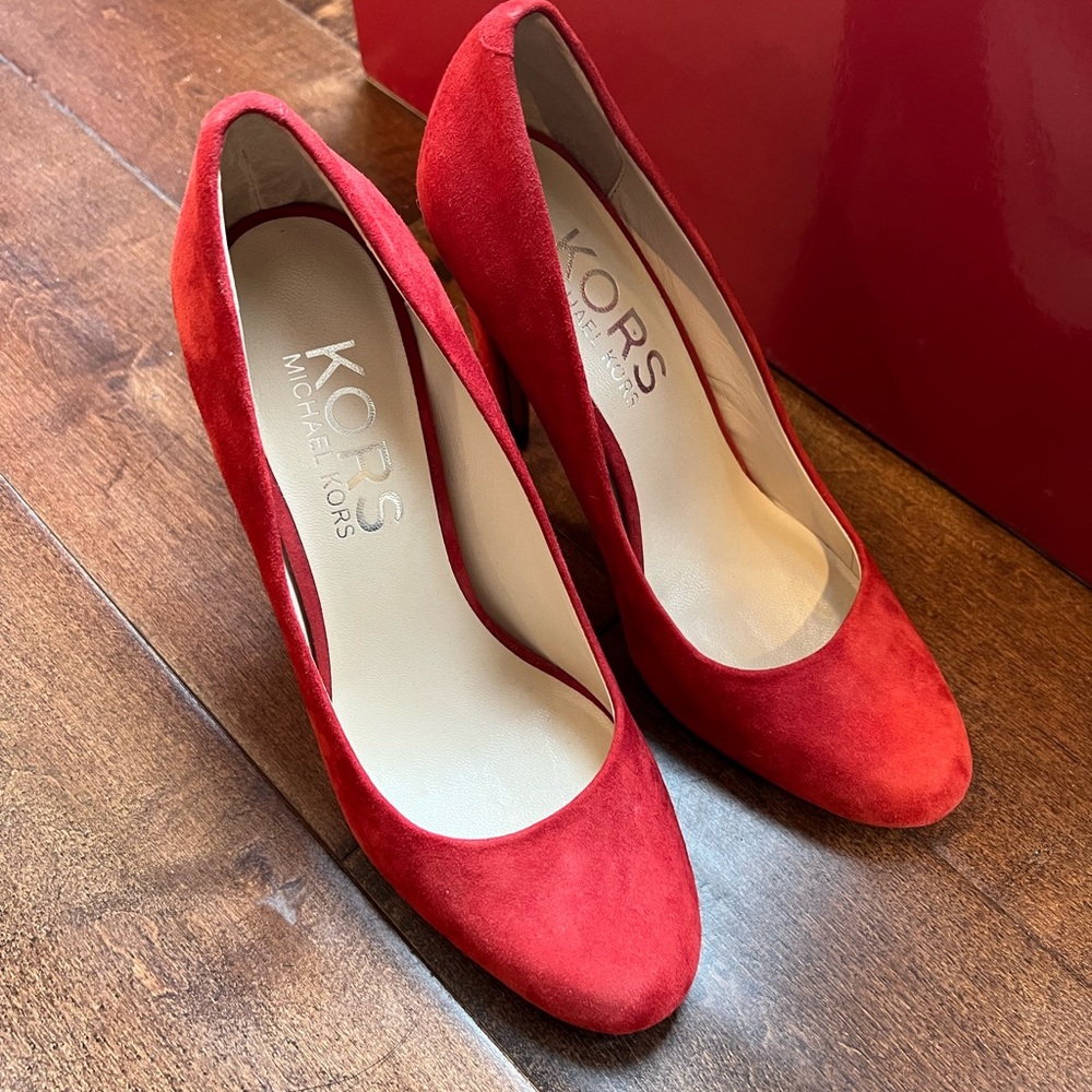 KORS Michael Kors size 8 red leather shoes pumps